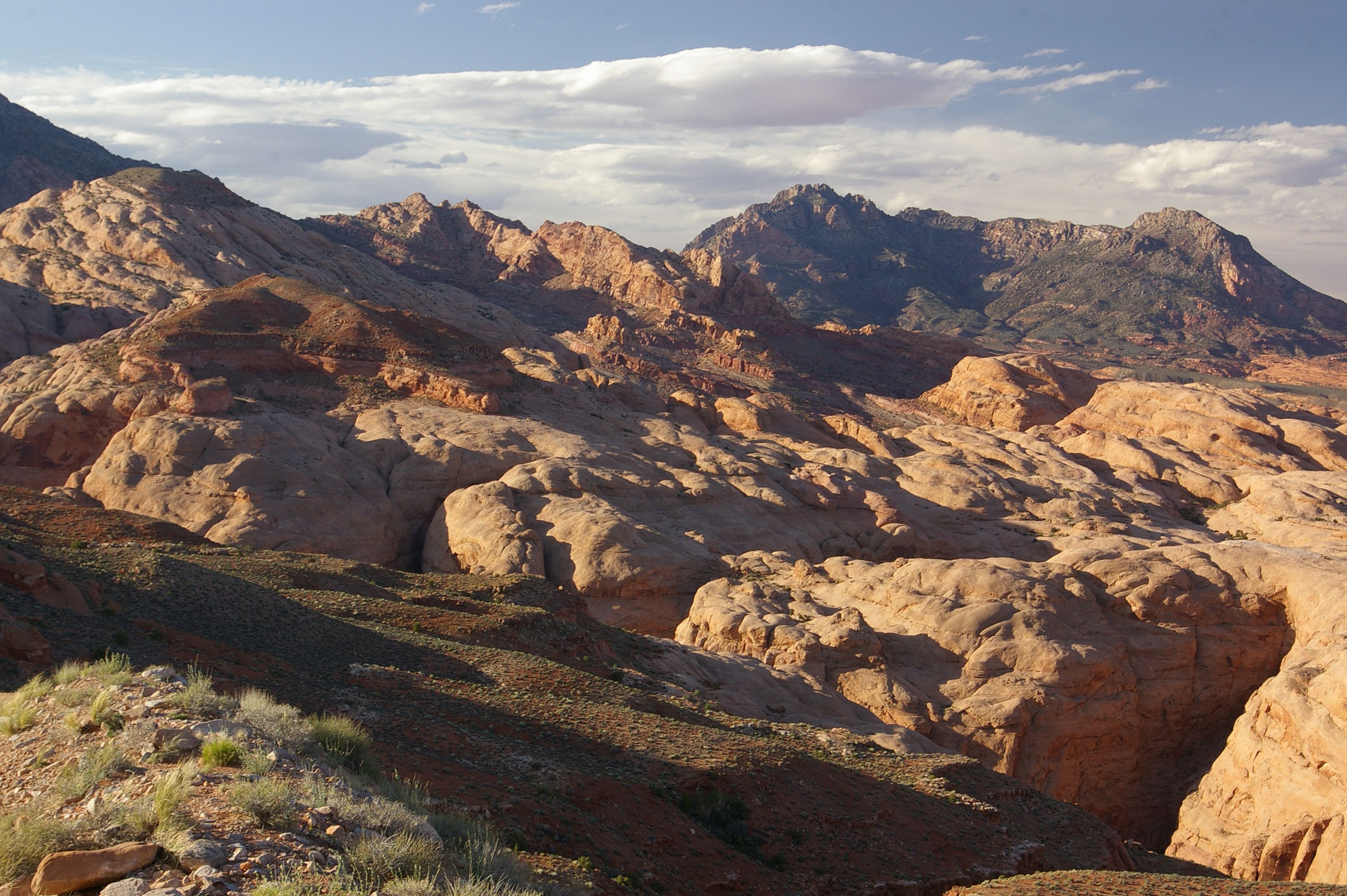 The image shows a stunning view of the Valley of Fire State Park in Nevada, with its majestic...