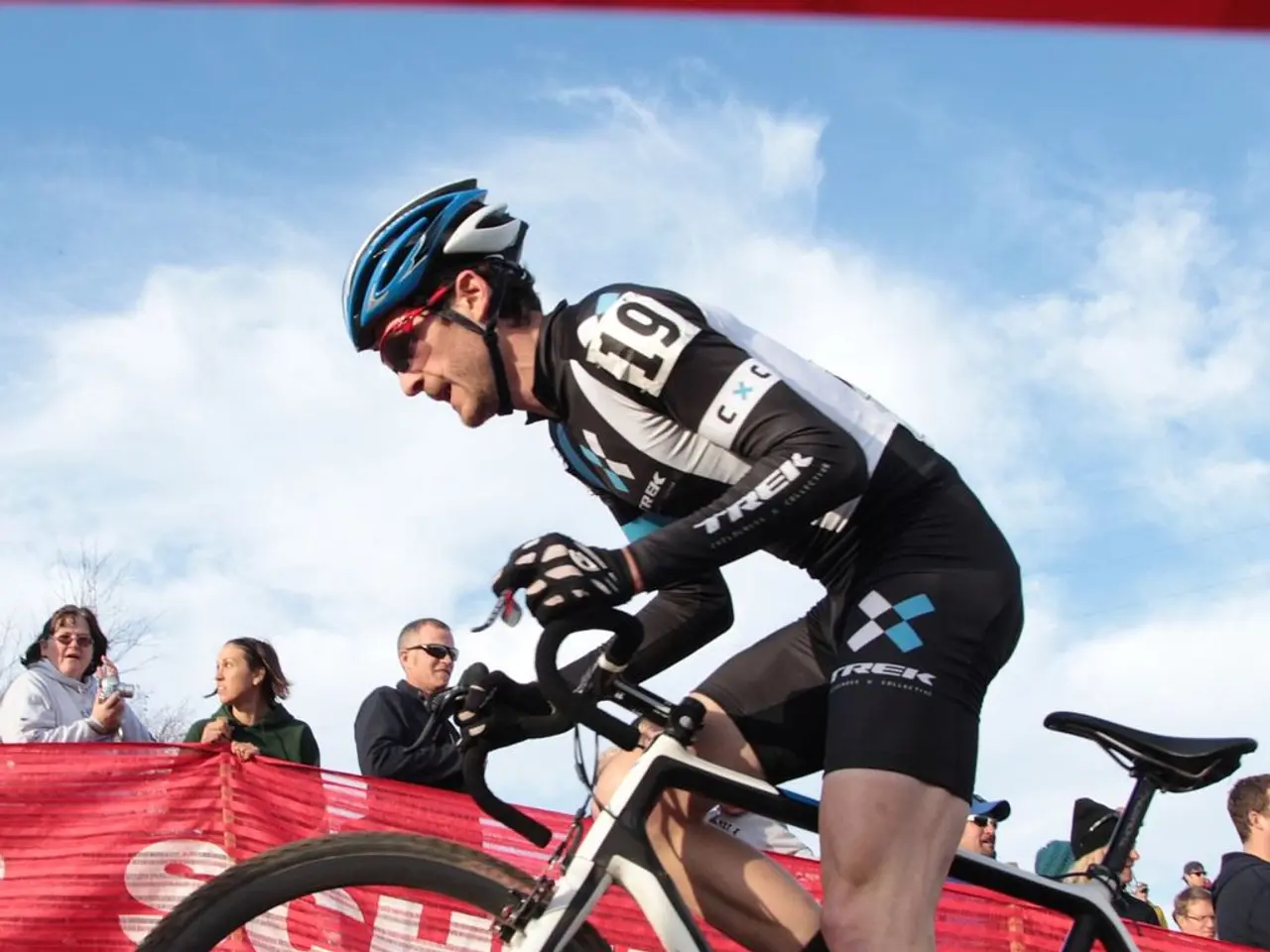 Juan Ayuso recovers from the setback in the General Classification of the Vuelta a España,...