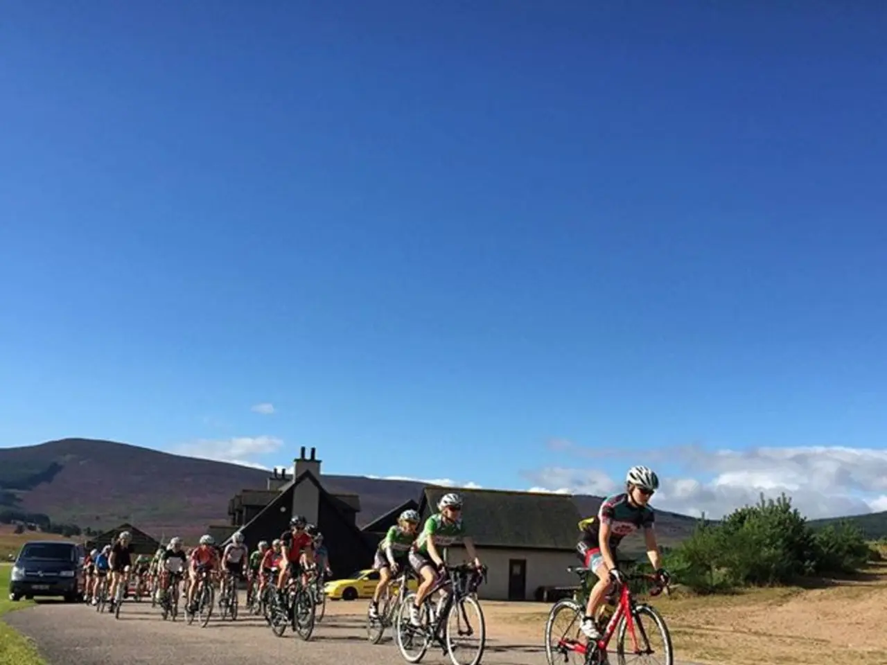 Juan Ayuso recovers to secure victory in stage 7 of Vuelta a España, as UAE Team Emirates-XRG...