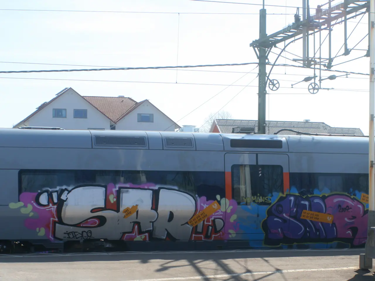 Vibrant Eye-Themed Graffiti Artwork Unveiled at Arnsberg Railway Station