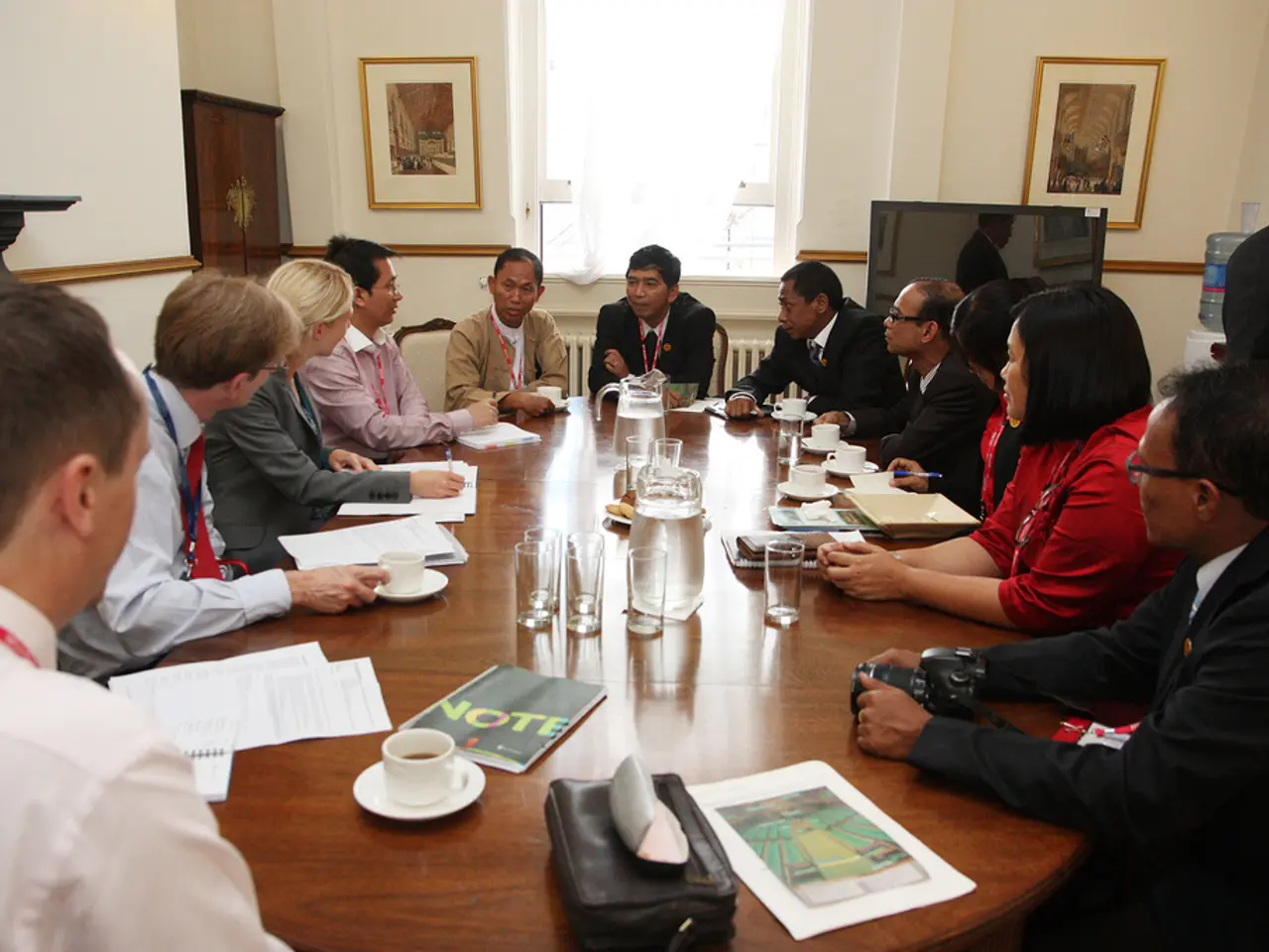 Photography Tutorial: Advice from Vanessa Joy on Conducting Stellar Engagement Photo Sessions