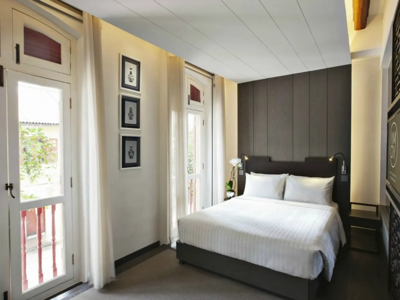 Experience an eerie autumn getaway at these haunted bed and breakfasts