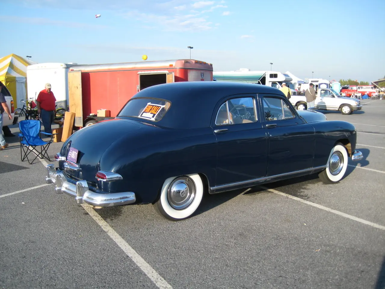 Luxury vehicle from "Wenzdey" series: Insights into the show's limousine model