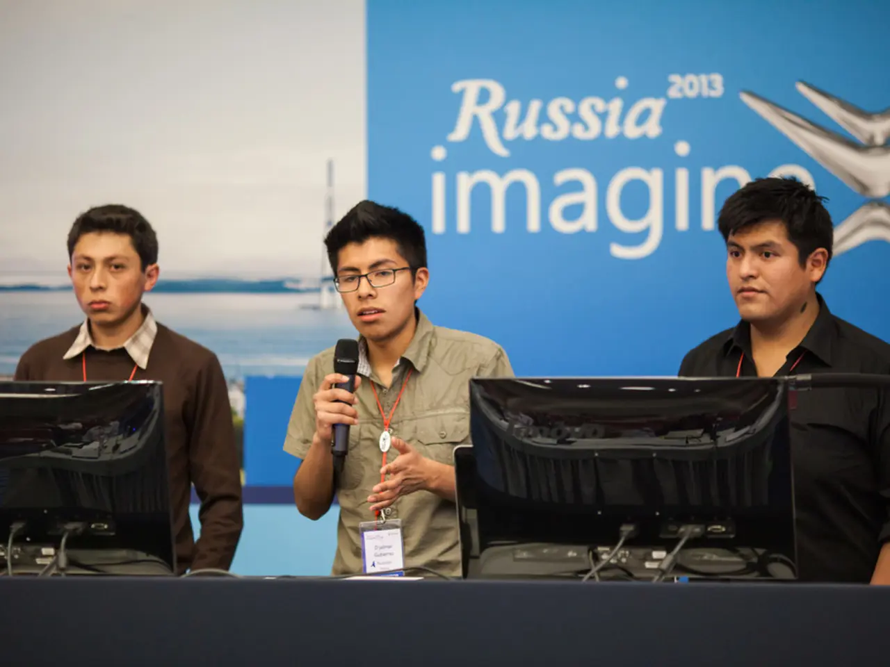 Discussion between Britta Haßelmann and Andriy Merz/Selenskyj regarding Ukraine, featuring an...