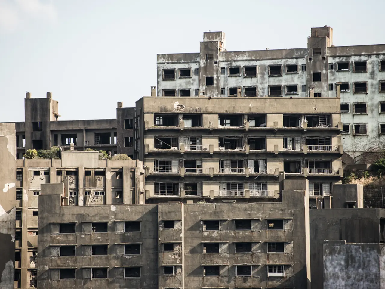 Scorching April Temperatures Shatter Asian Records, Inflicting Casualties and Resulting in School...