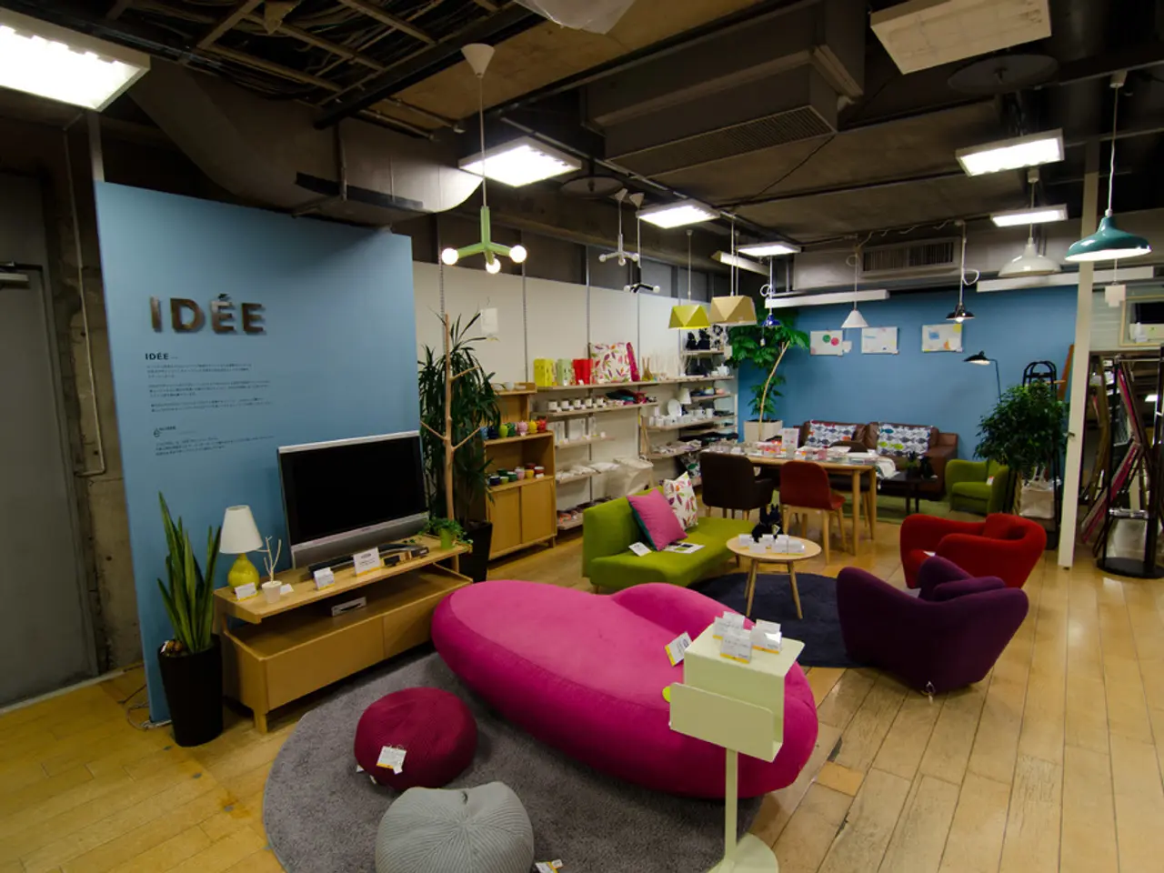 Optimized Storage Strategies for Compact Dwellings: Squeezing More Room