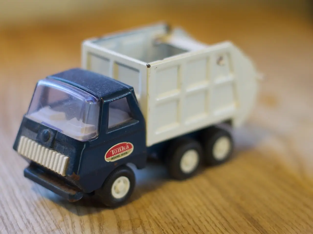 Electric car models from Porsche might include simulated gear shifts and artificial V8 engine...