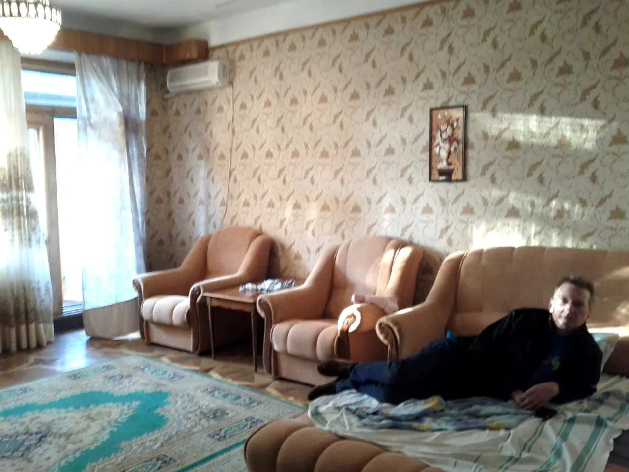 Creative Solutions for Compact Living: ingeniously decorating a one-bedroom flat