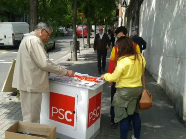 Efficient Movie Production on a Shoestring Budget: Insights from Independent Cinema Pioneers