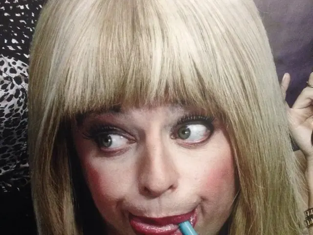 Celebrity resupplies beach project with sand donation