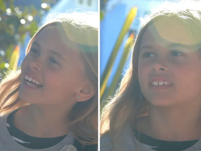 Sixteen-year-old Scarlett, daughter of Ryan Thomas, openly announces her decision to forgo taking...