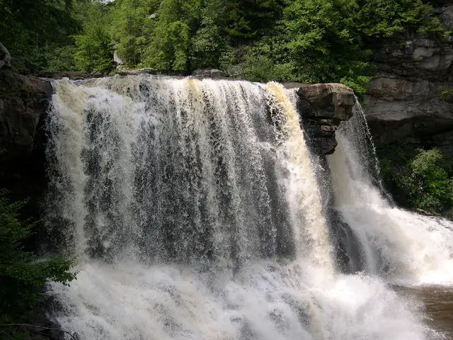 Hawaii's Kilauea Volcano resumes activity, spewing lava for its 31st outburst since December