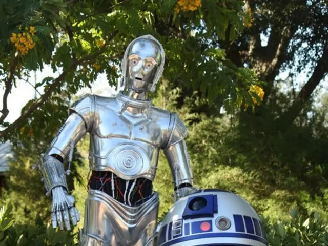 World debuts autonomous robot in China for cross-pollination of hybrid plants