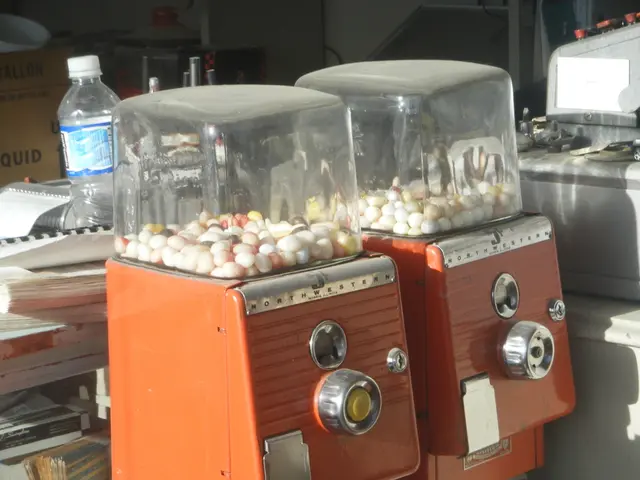 Cigarette vending machine malfunctions again