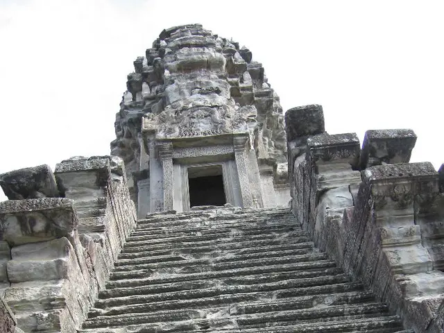 Discovered on a western island: Ancient dwellings dating back 8,800 years