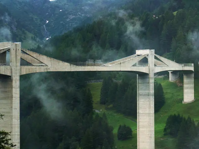 Distance from current location to Hopfensee is approximately 200 meters