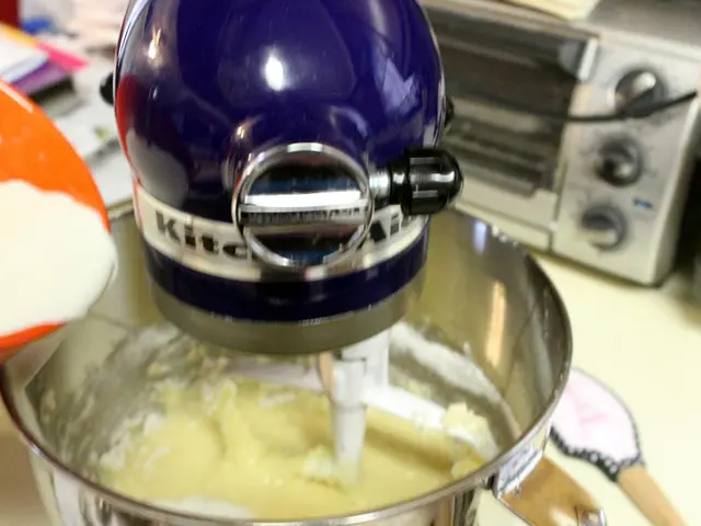 Federated Learning Method Through Model Compression in FedMD