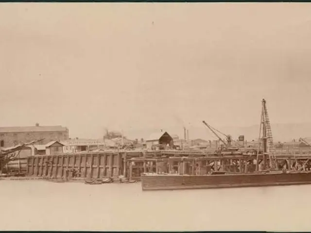 Harnessing Oceanic Energy at Los Angeles Port's Shores: A New Wave of Power Generation