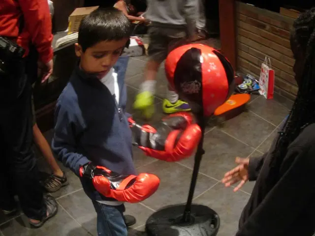 CDU leader Hagel considering a boxing engagement?