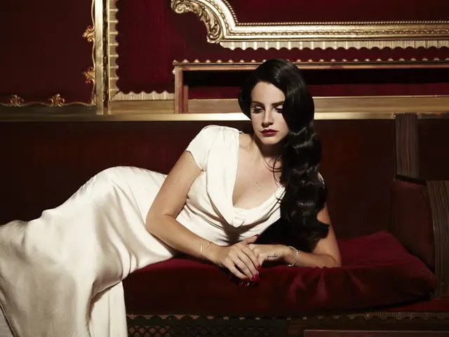 Front-Row Spectatorship Experience