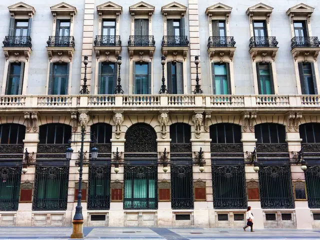 Around 700 individuals are believed to have suffered injuries in the 'Street' area.