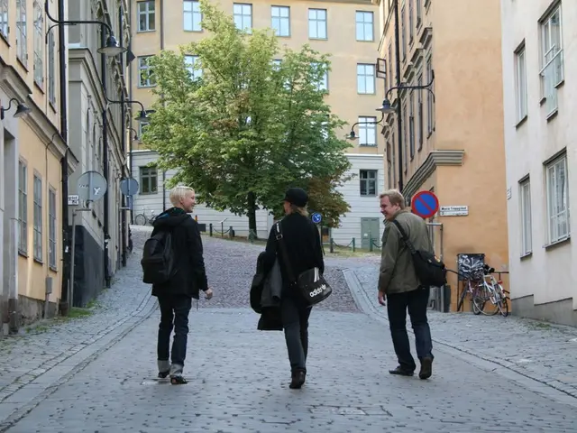 Unacceptable Hiking Behavior That Grates on Fellow Trail-Goers