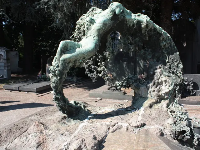 Yesenin's tomb is undergoing restoration, while Gradski's monument is being dismantled.