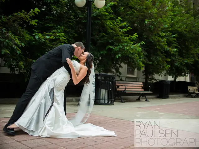 Married: Hostess Katja Burkard and Hans Mahr