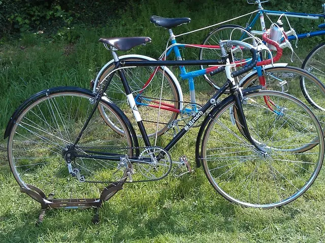 Hiker meets with previous biathlete in the present day