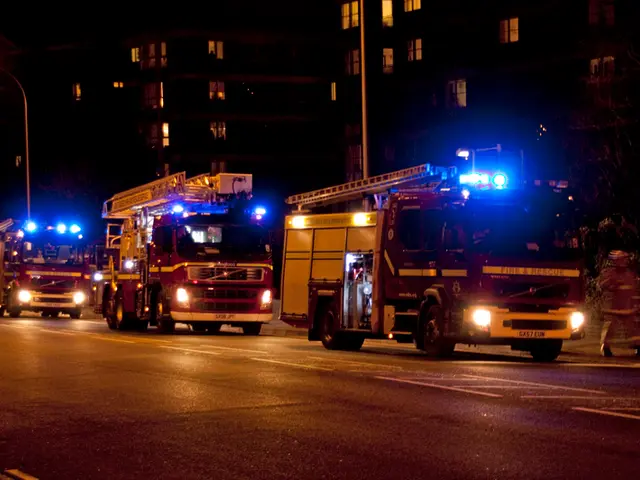 burning truck blocks B173 at Niederschöna