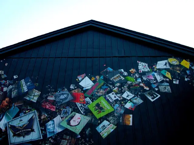 Drop in house prices by 0.1% in August, according to Nationwide data