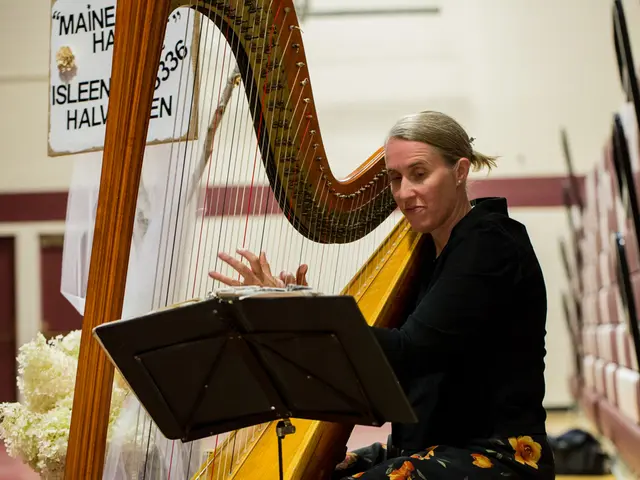 Performance of "Devilish Goddesses" at Theater Ruine St. Pauli
