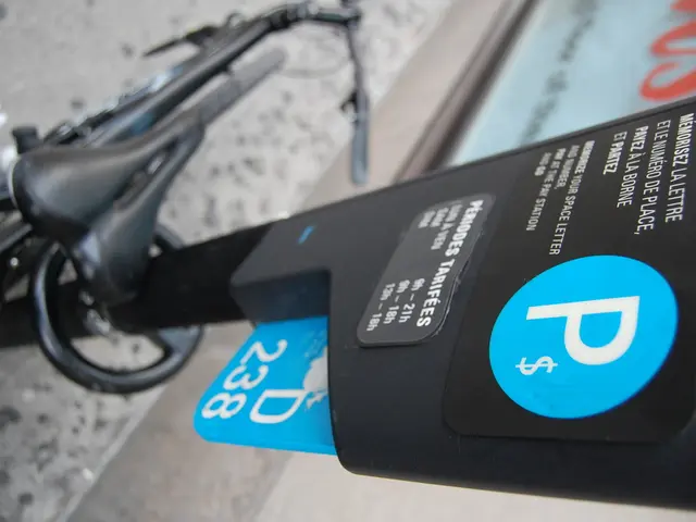 Road surface repaving on Stelzhamerstraße