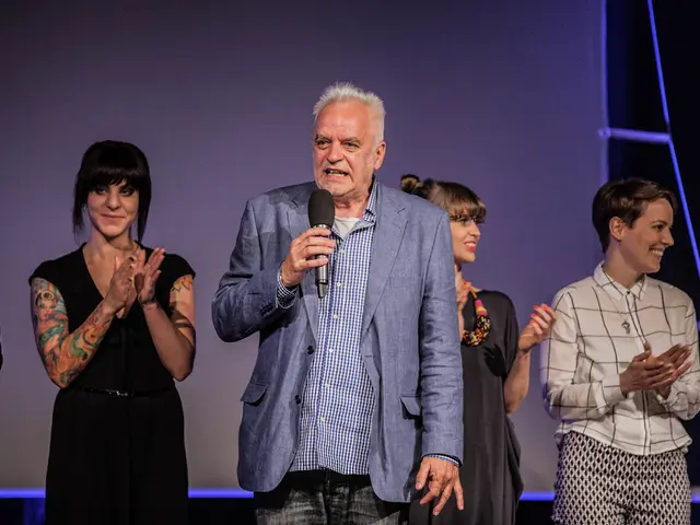 Tarrant County court dismisses charges against individual apprehended for applause in commissioners...