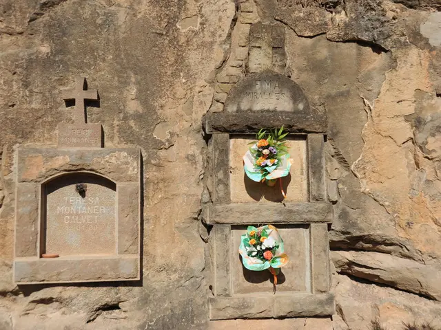 Honoring Tombs of Nanda Herbermann and Paulus van Husen
