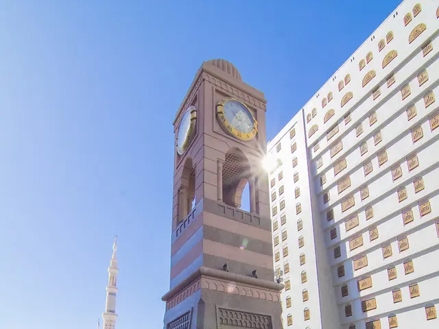 Coordinating Delays in Simultaneous Qatar Construction Endeavors