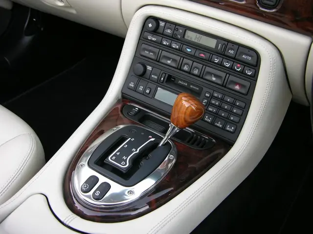 Renault's RS1 Model Revives Manual Transmission Racing Technology