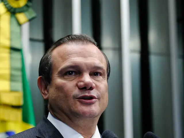 "Jonathan Bailey announces significant career shift to the surprise of his followers"