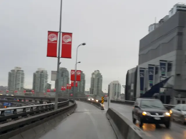 Reduced number of light vehicles at Polish border now stands at approximately 2500