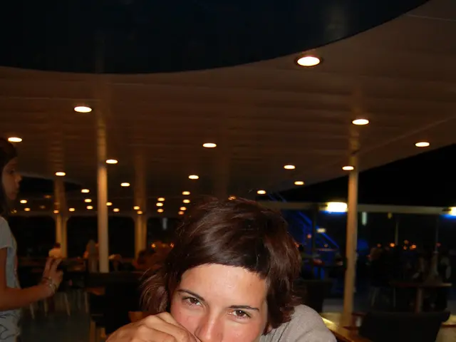 Woman under the influence, injures police officers in Dresden