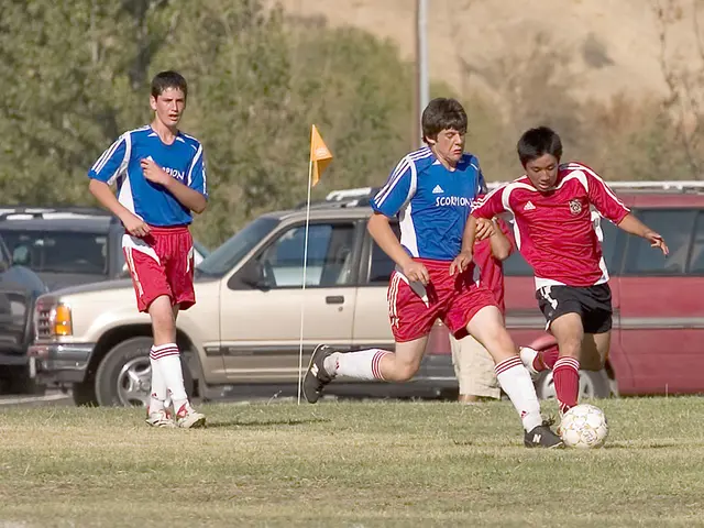 Struggling SSV Jahn barely manages to secure the trophy