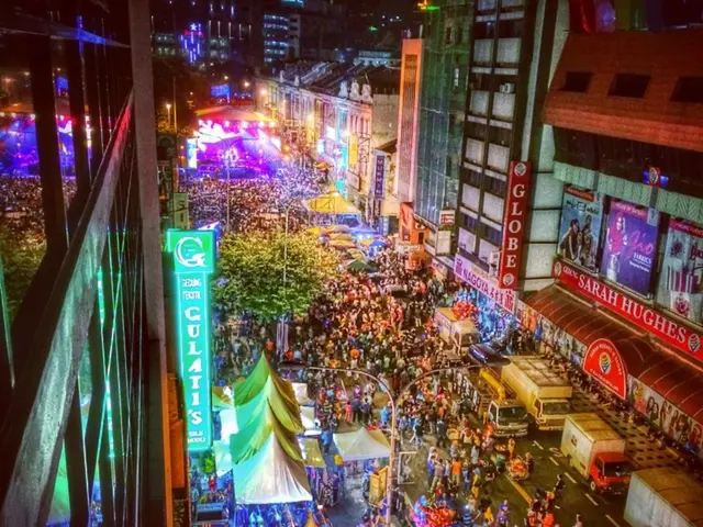 Disorderly traffic prevails during the weekend hours