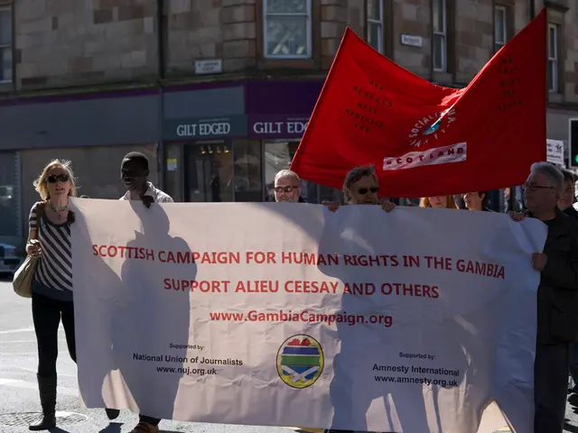 Despite the ongoing construction, Hürther Enterprises persist in operations