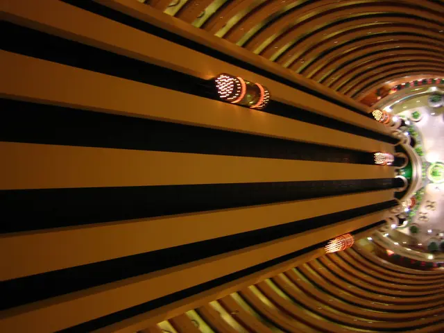 Interview with Carlos Moedas on SIC discussing the elevators incident at Gloria