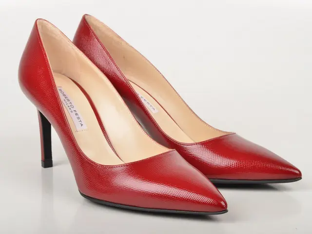 Who made it fashionable to wear white socks with loafers again?