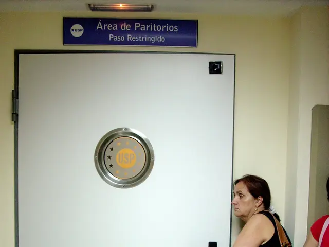 Elderly Woman Gang-Robbed in Wersten, Dusseldorf, by Female Trio inside Her Apartment