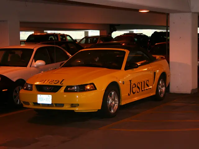 Vehicle gets damaged at Santa Monica Square.