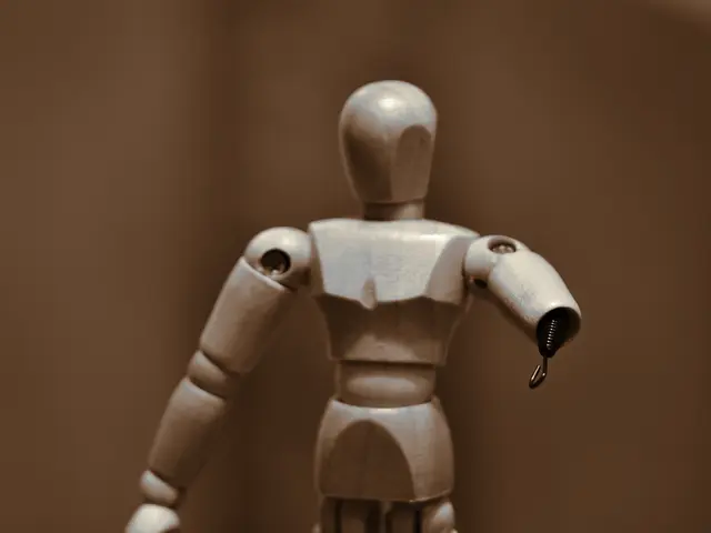 Actor Channing Tatum felt noticeably timid around actress Kirsten Dunst