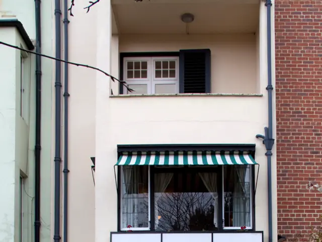 Creativeideas for various interior designsusing kitchen vinyl flooring