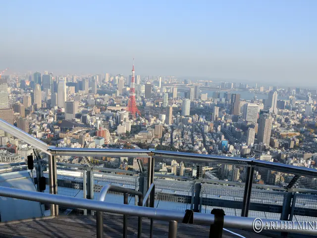 Gaza City skyscraper demolished by Israel, directing inhabitants to evacuate.